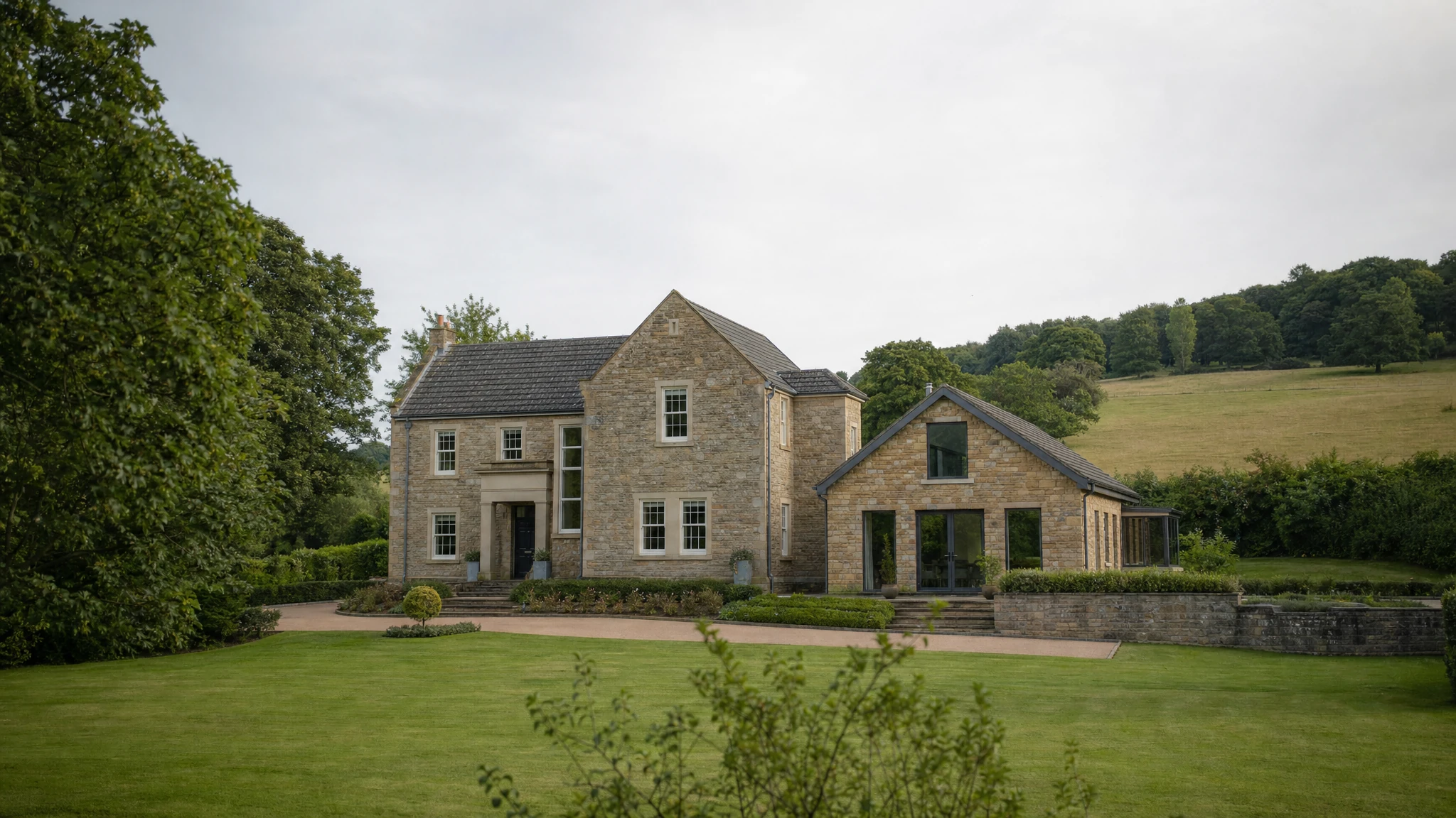 Removals from London to Milngavie: A fine family home at Milngavie on the edge of open countryside