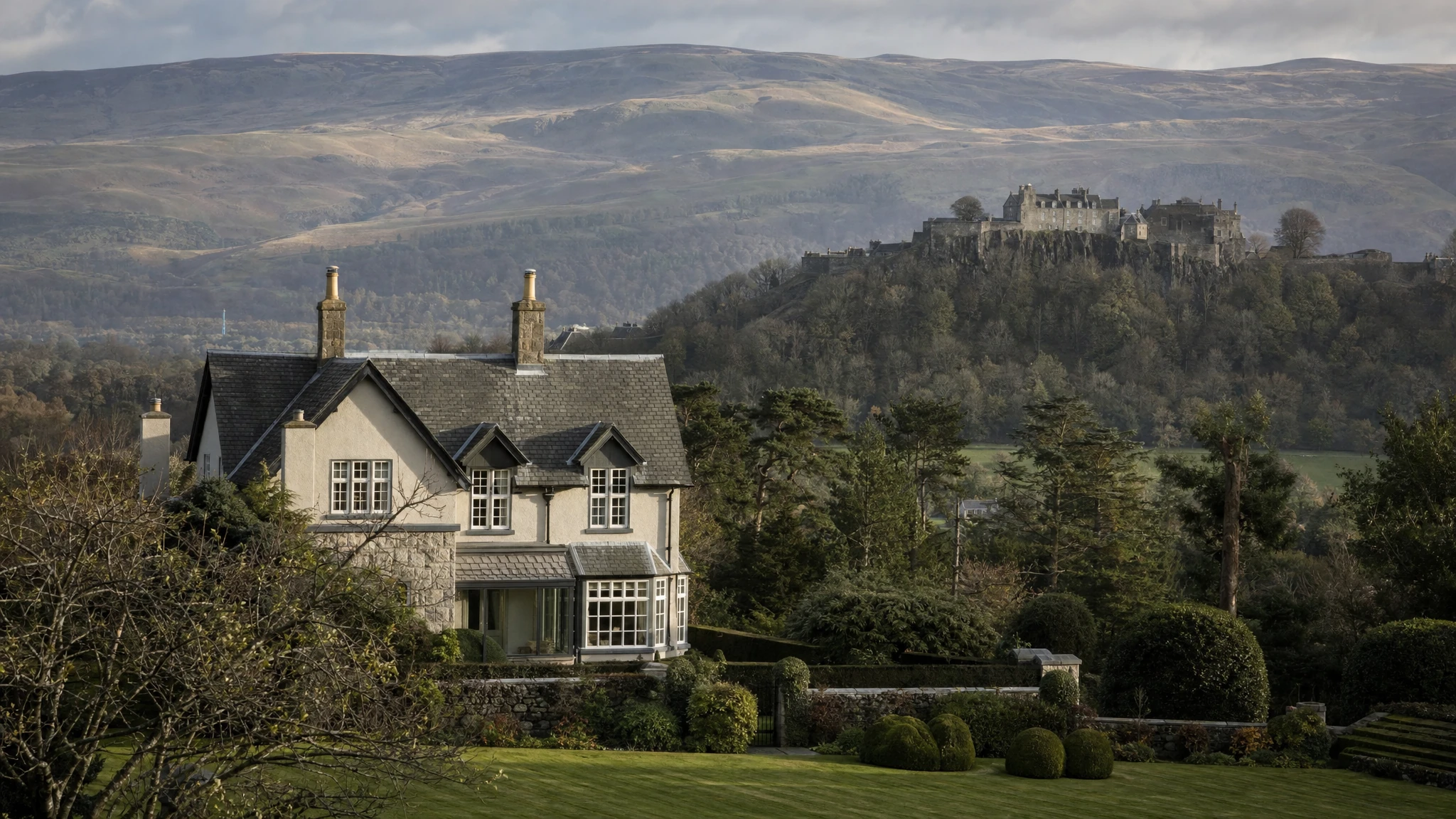 Removals from London to Stirling: A handsome home below Stirling Castle with the Ochil Hills behind